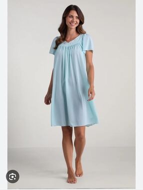 NWT Vanity Fair Women's Azure Mist Teal Silky Lace Nightgown Size Large